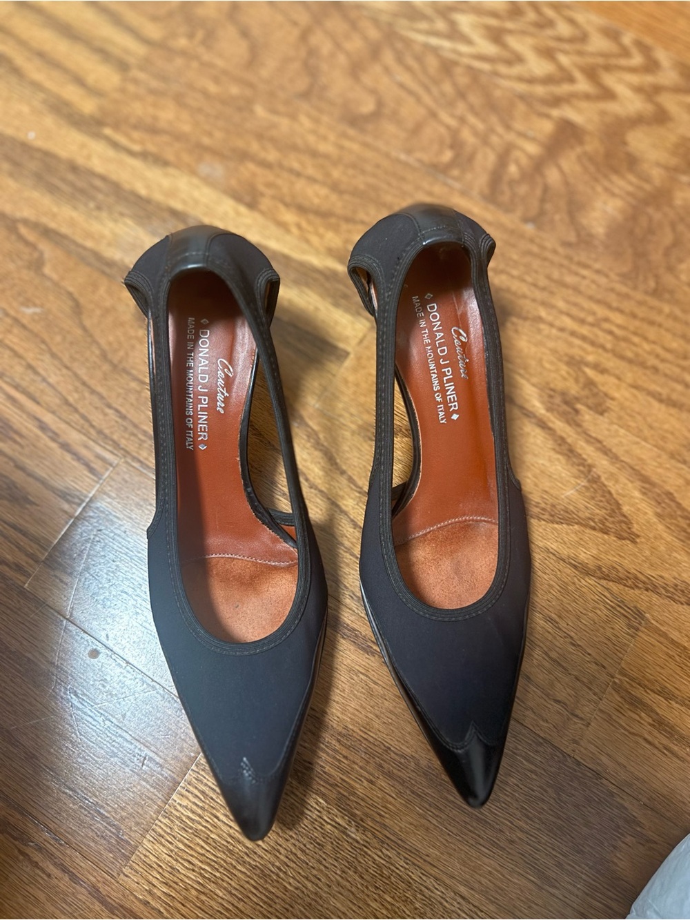 Donald J. Pliner Black Pointed Slingback kitten heels